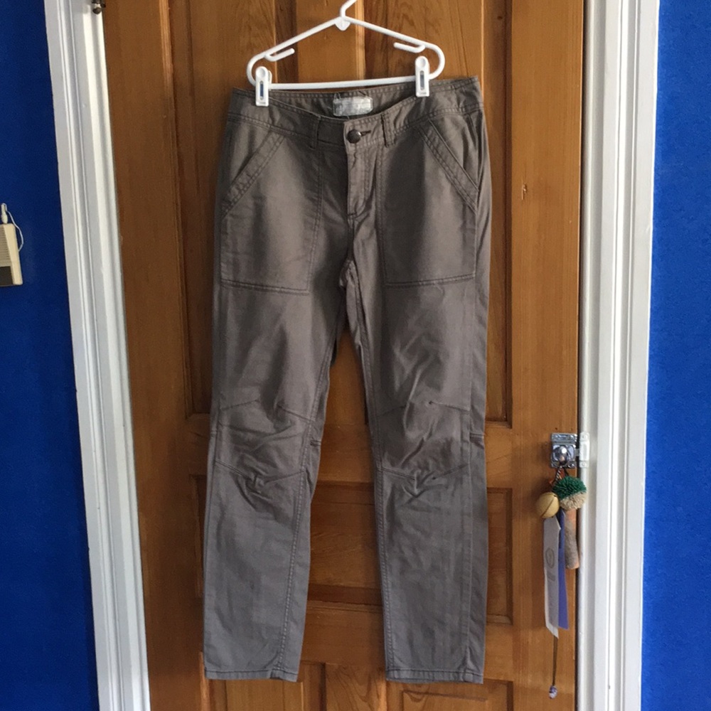 Free People army green jeans size 29, like new!
